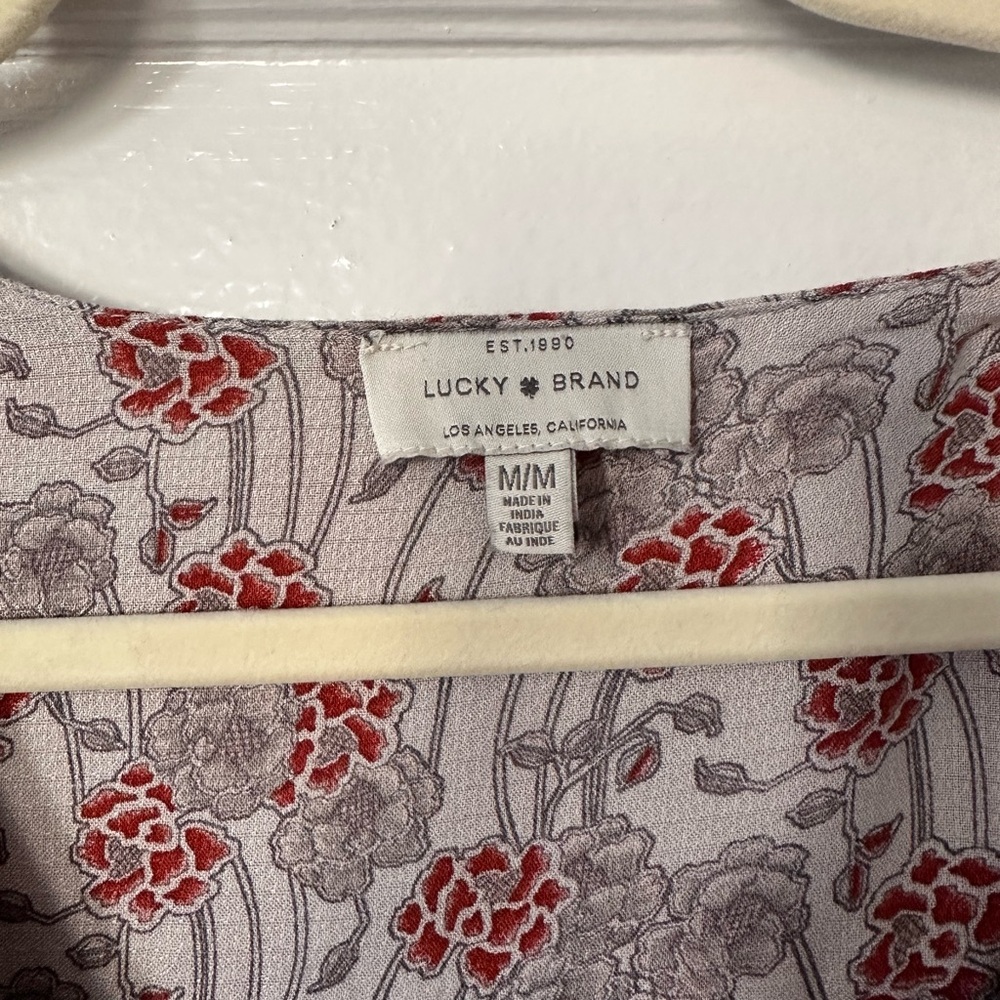 Lucky Brand NWOT Red Floral Gray Blouse - Picture 3 of 3